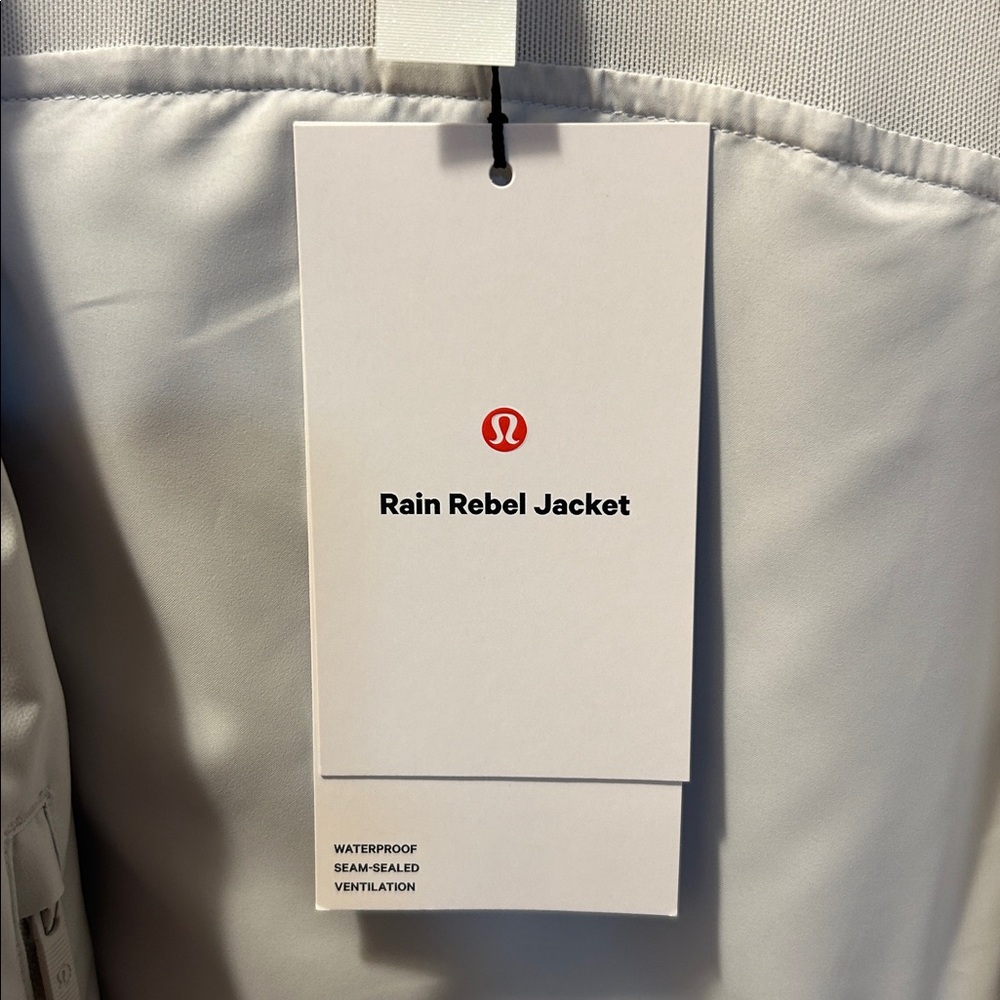 Lululemon Rain Rebel Jacket NWT size 12 - Picture 8 of 9